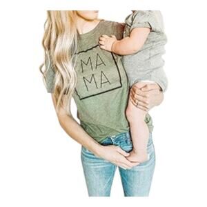 Women’s Medium Army Green Graphic MAMA Tee Short Sleeve mom top